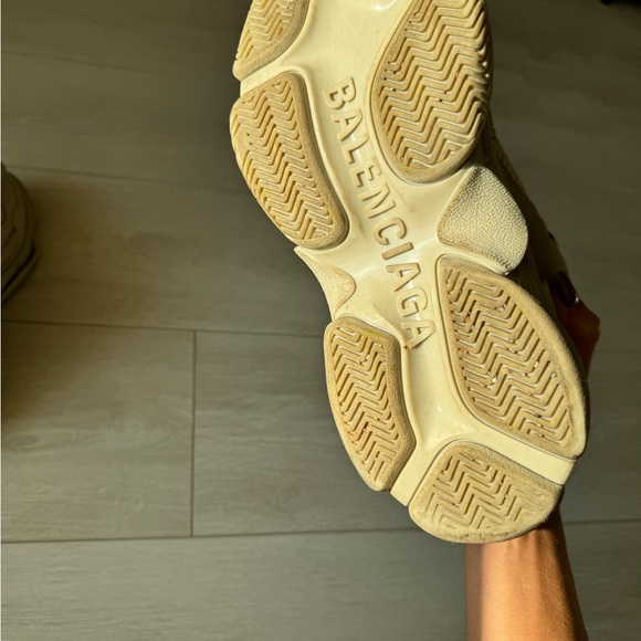 Balenciaga Triple S Sneaker - Picture 7 of 13